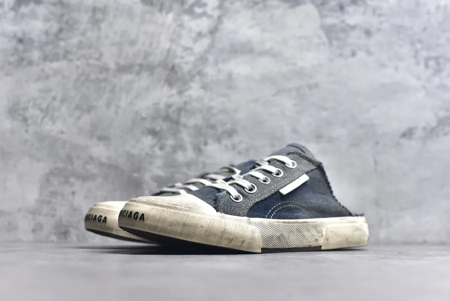 BALENCIAGA Paris Worn Effect Casual Low Top Canvas Sneakers