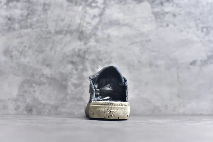 BALENCIAGA Paris Worn Effect Casual Low Top Canvas Sneakers