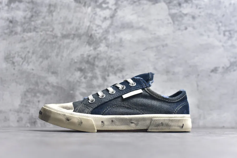 BALENCIAGA Paris Worn Effect Casual Low Top Canvas Sneakers