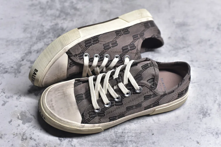 BALENCIAGA Paris Worn Effect Casual Low Top Canvas Sneakers