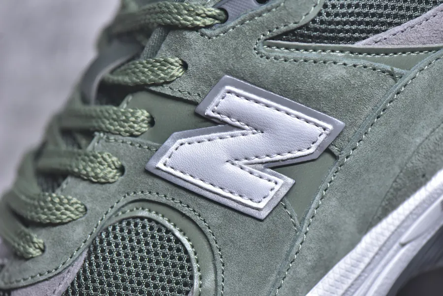 New Balance 2002 Retro Running Shoes