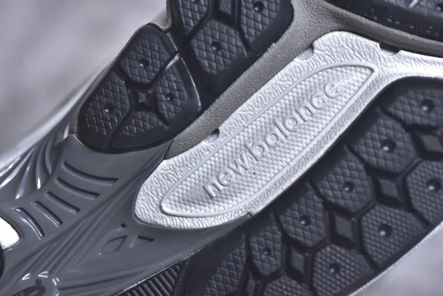 New Balance 2002 Retro Running Shoes