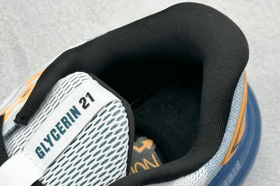 Brooks Glycerin 21 Lightweight Running Shoes