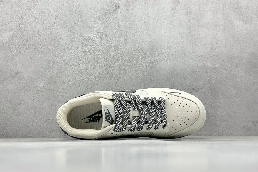 NK SB Dunk Low x North Face Collaboration Premium Customized Low Sneakers