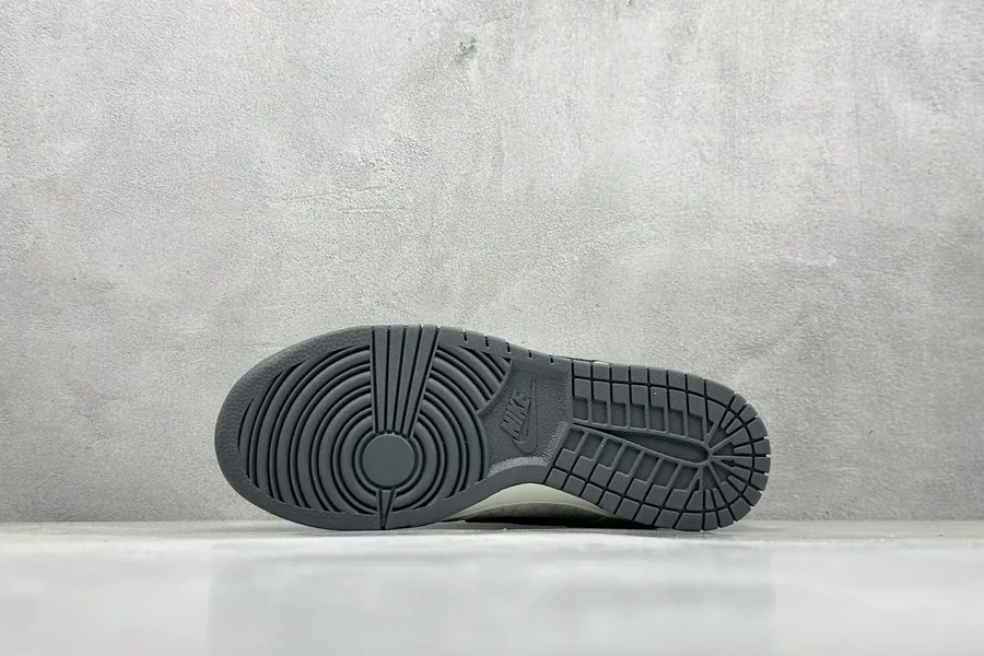 NK SB Dunk Low x North Face Collaboration Premium Customized Low Sneakers