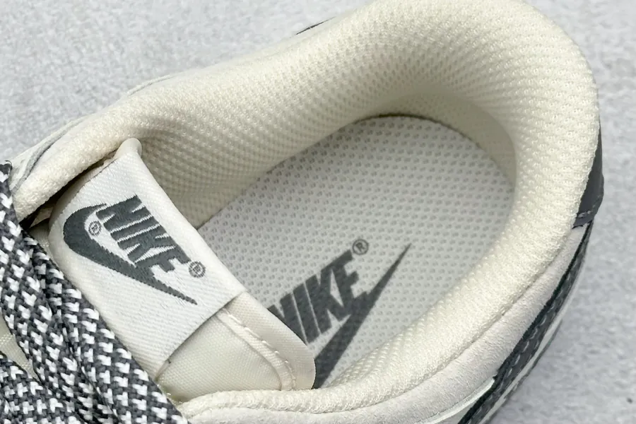 NK SB Dunk Low x North Face Collaboration Premium Customized Low Sneakers