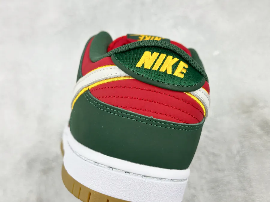Nike Dunk SB LOW PRM 'SEATTLE SUPERSONICS' Red Green