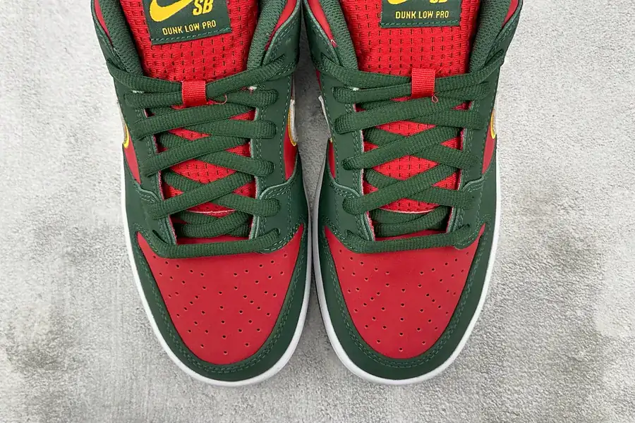Nike Dunk SB LOW PRM 'SEATTLE SUPERSONICS' Red Green