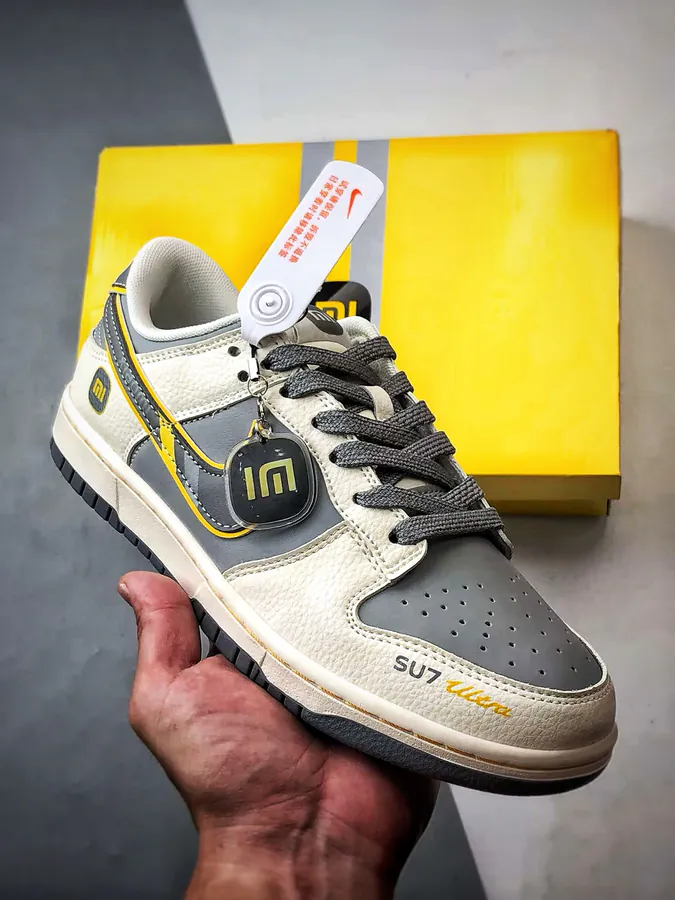 NK Dunk Low Retro DIY High End Custom