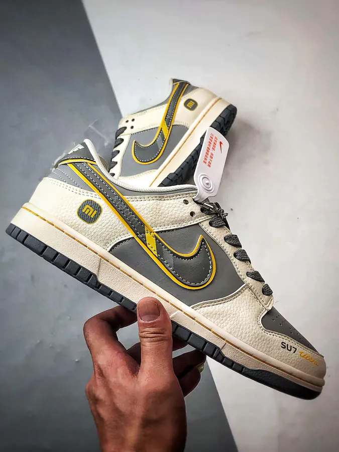 NK Dunk Low Retro DIY High End Custom