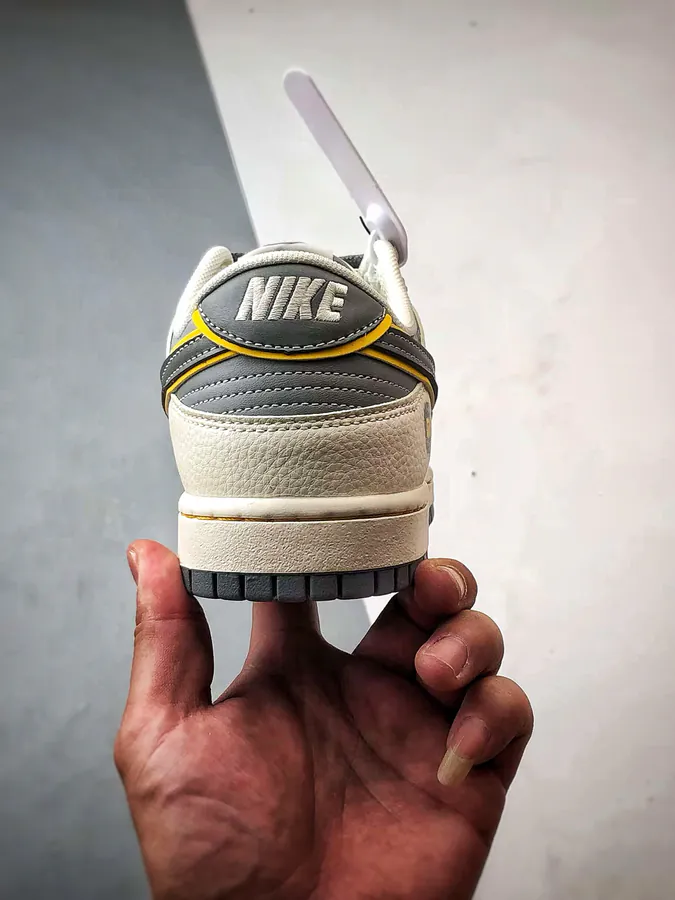 NK Dunk Low Retro DIY High End Custom
