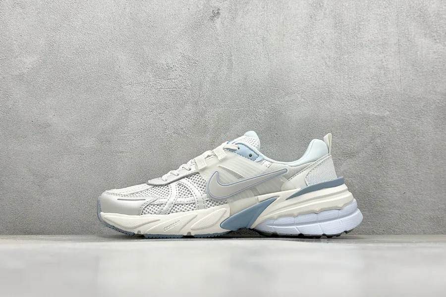 NK V2K Runtekk Retro Low Top Running Shoes