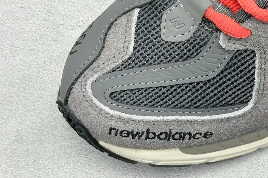 New Balance 1906 Vintage Sneaker
