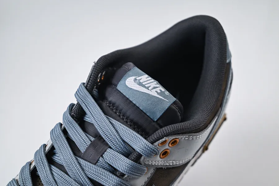 Nike Dunk Low Love & Peace in Gray Brown
