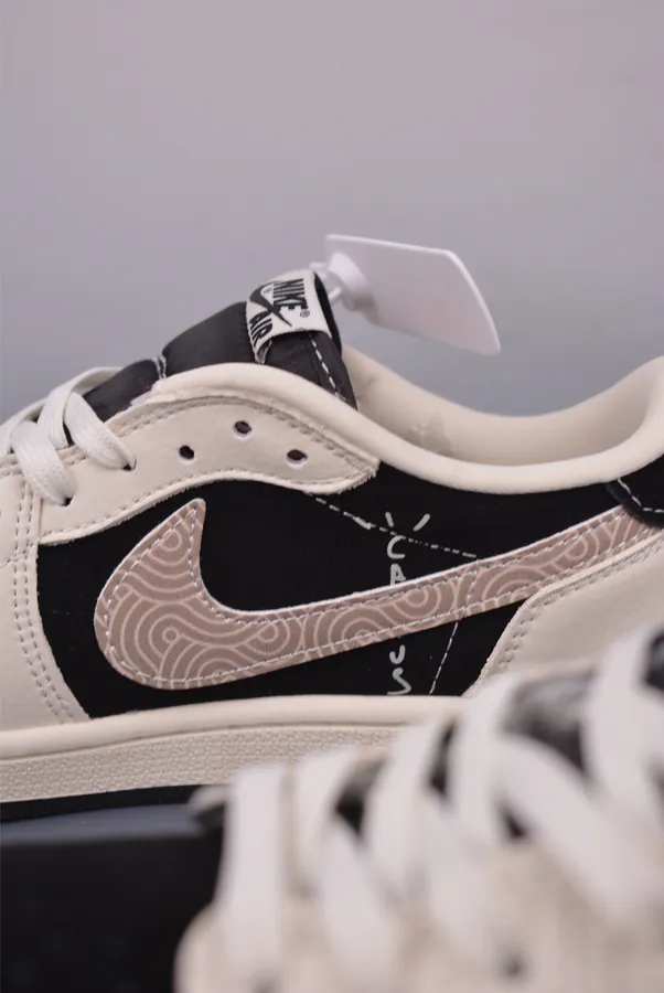 Fraent x Travis Scott x Small Daisy 1 Low Triple Collaboration