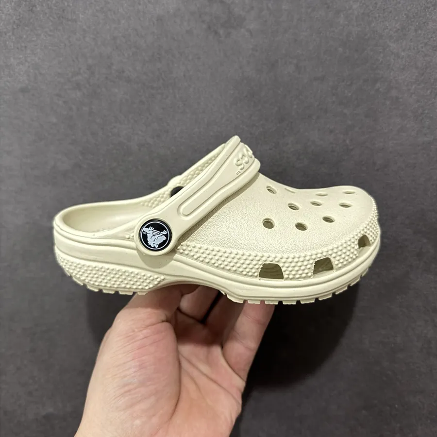 Classic Star Pattern Crocs Sandals