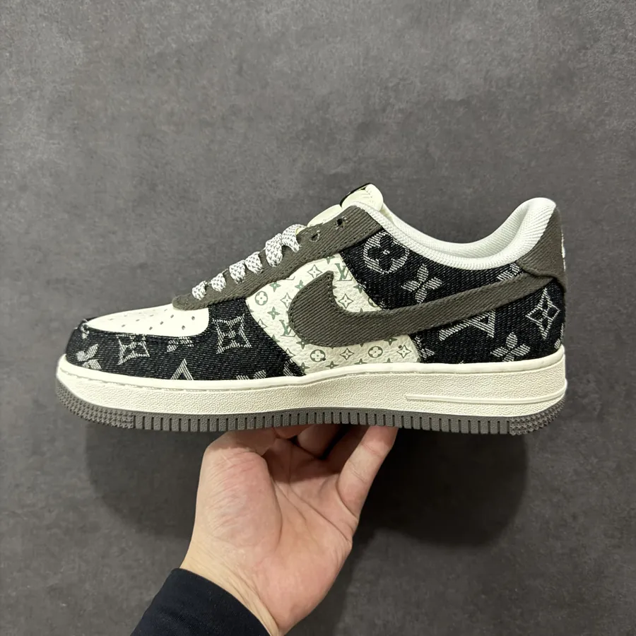 OG Version Air Force 107 Low Sneaker