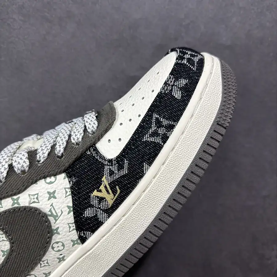 OG Version Air Force 107 Low Sneaker