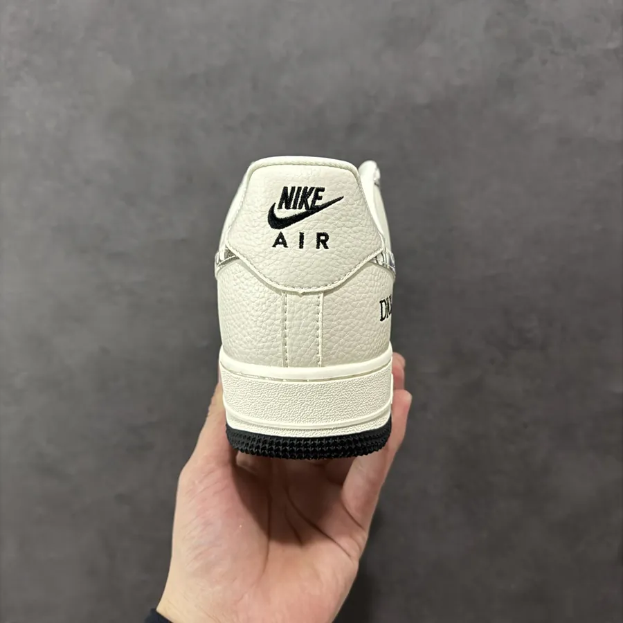 OG Version Air Force 107 Low Sneakers