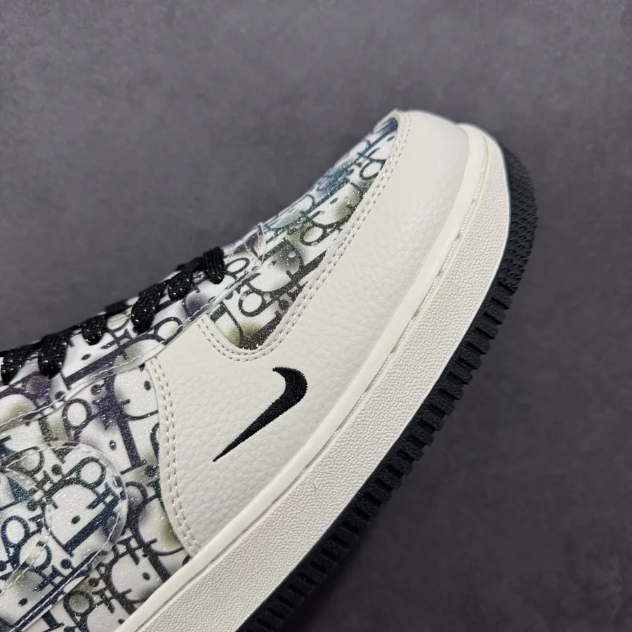 OG Version Air Force 107 Low Sneakers