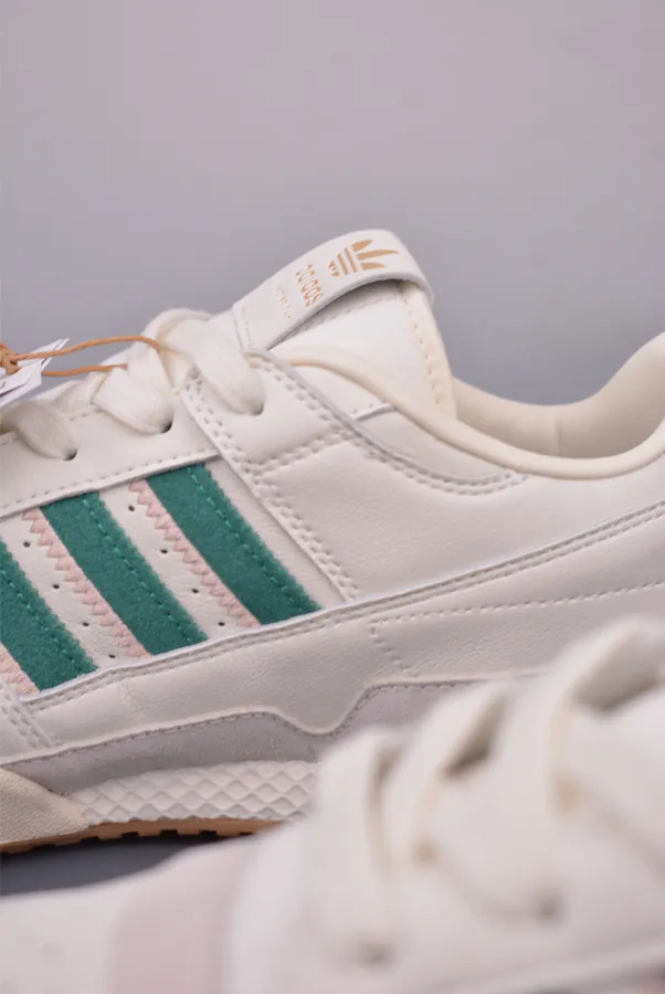 AD Forum LOW Low Top Sneaker