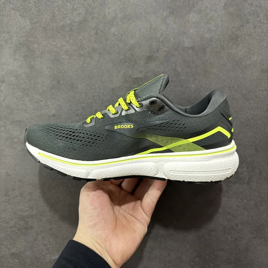 Brooks Ghost 15 Classic Training Shoe with Thick Sole