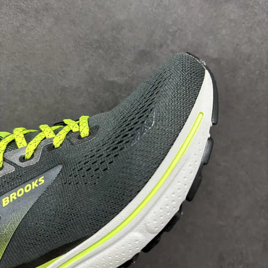 Brooks Ghost 15 Classic Training Shoe with Thick Sole