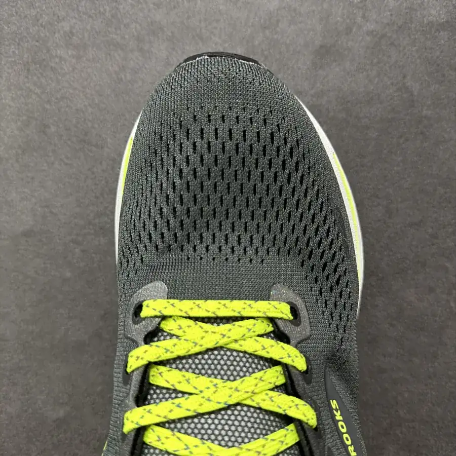 Brooks Ghost 15 Classic Training Shoe with Thick Sole