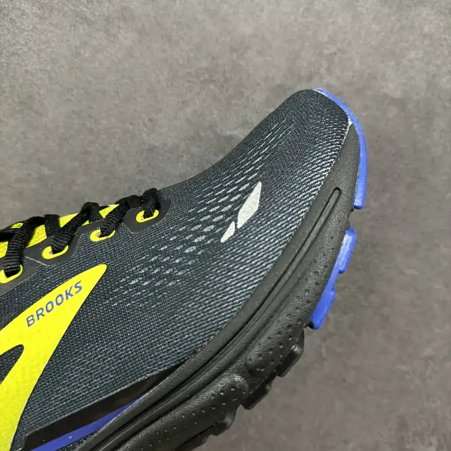 Brooks Ghost 15 Classic Training Shoe with Thick Sole