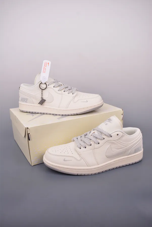 Fraent x Travis Scott Air 1 Low Triple Collaboration Bucket Sneaker