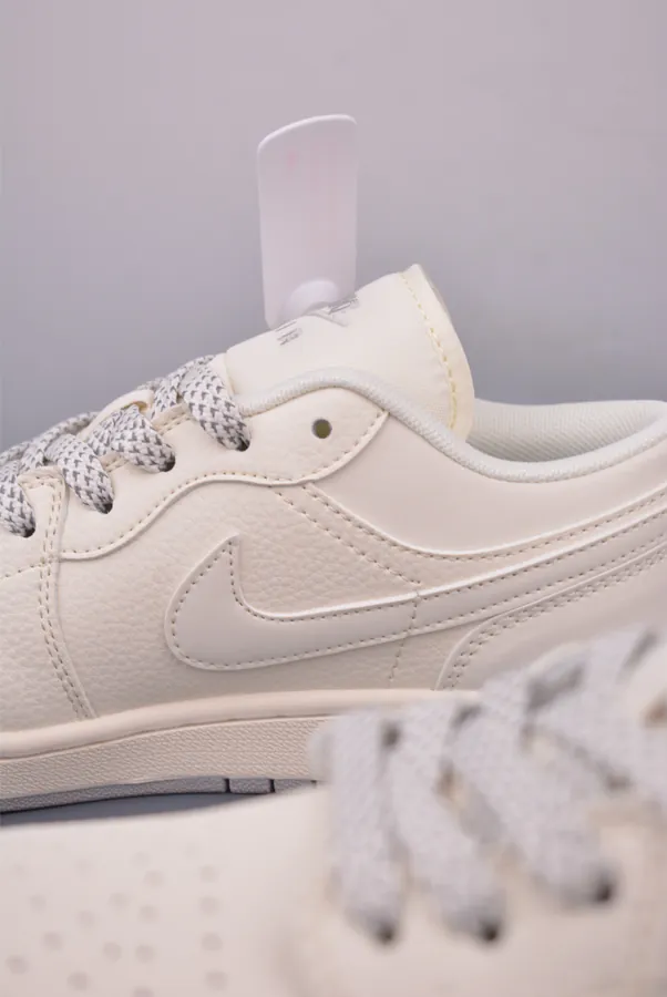 Fraent x Travis Scott Air 1 Low Triple Collaboration Bucket Sneaker
