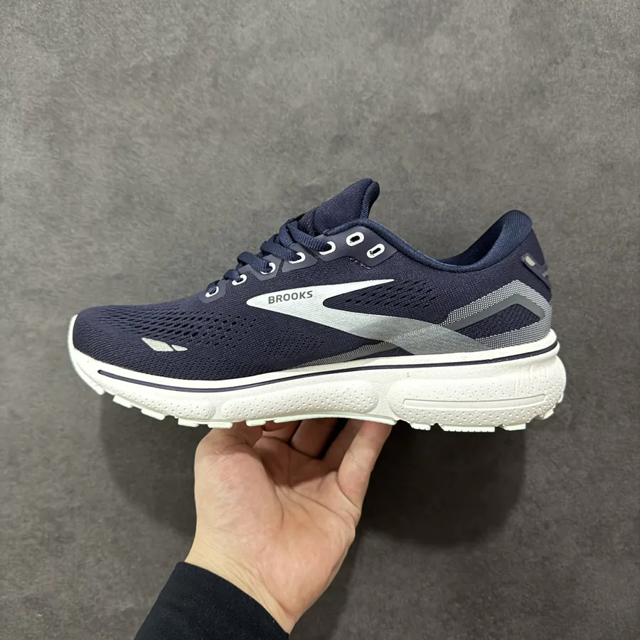 Brooks Ghost 15 Classic Training Shoe