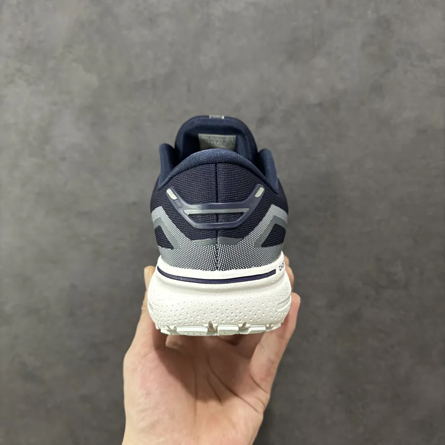 Brooks Ghost 15 Classic Training Shoe