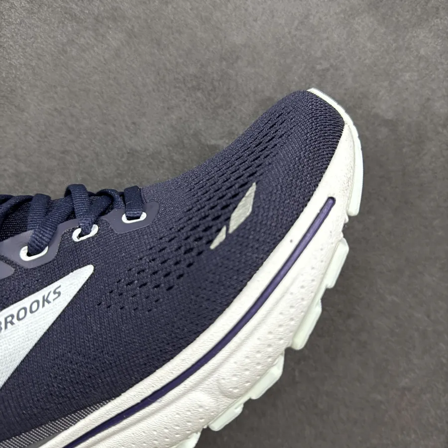 Brooks Ghost 15 Classic Training Shoe