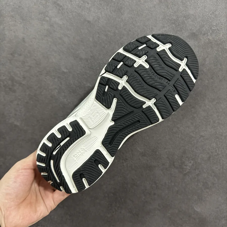 Brooks Ghost 15 Premium Training Shoe with Thick Sole