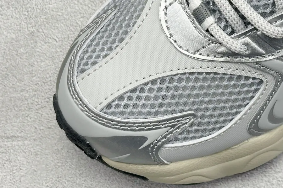 MLB Cargo Chunky Sneaker with New York Yankees Design