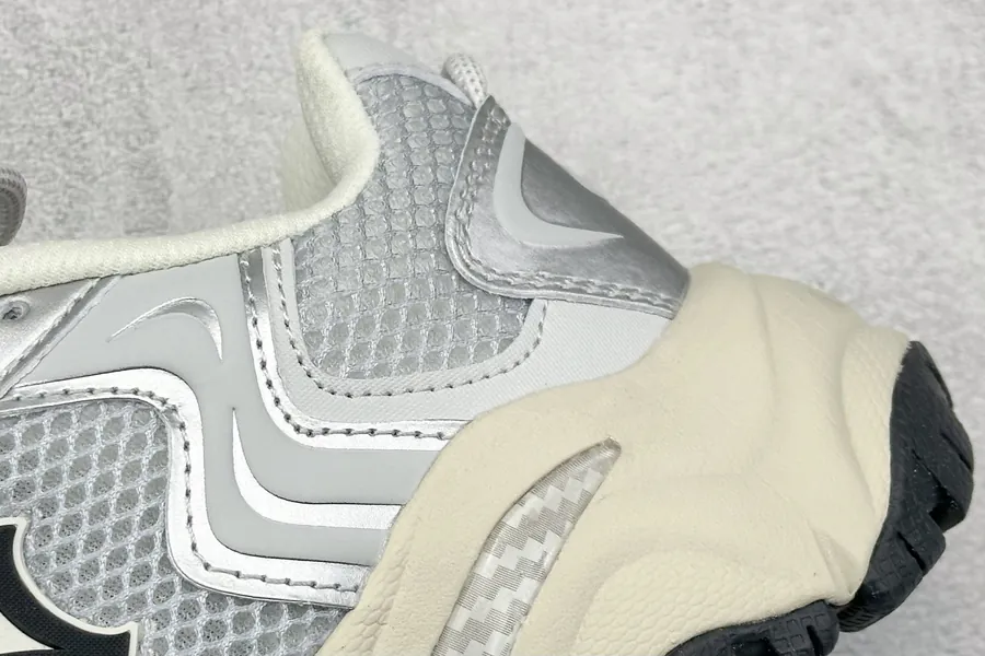 MLB Cargo Chunky Sneaker with New York Yankees Design