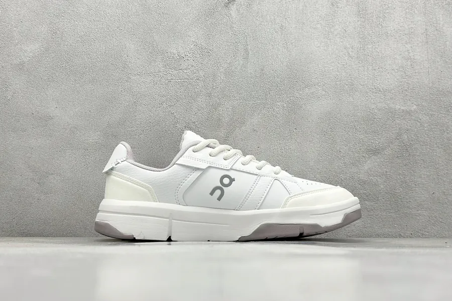 Roger Advantage Federer x On Light Sport Sneaker