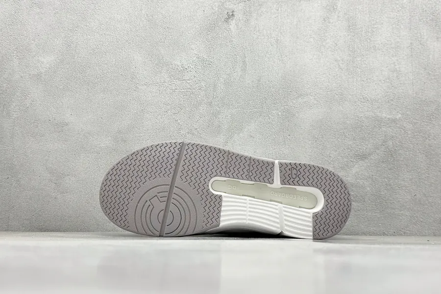 Roger Advantage Federer x On Light Sport Sneaker