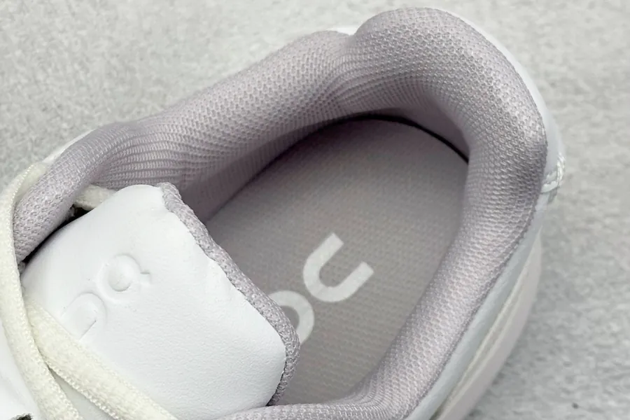 Roger Advantage Federer x On Light Sport Sneaker
