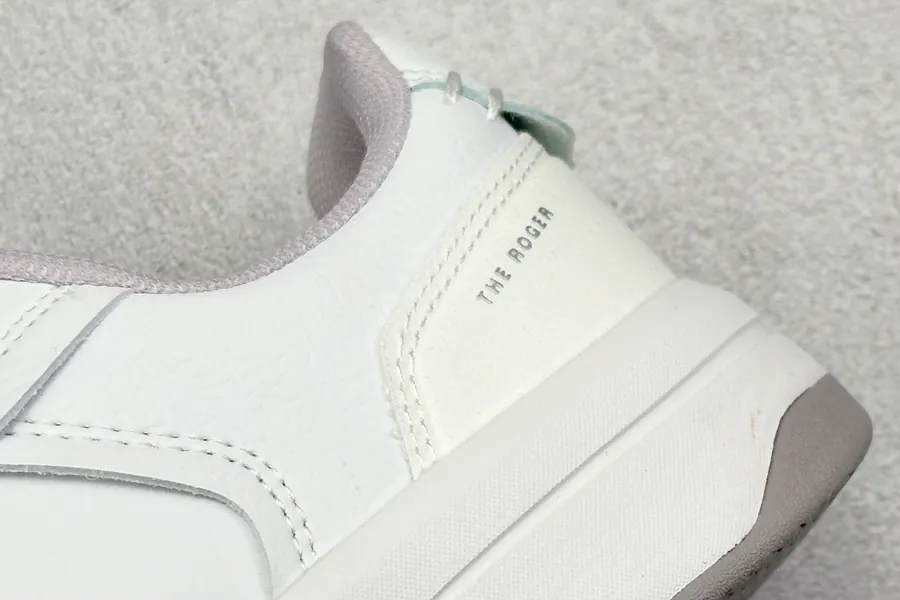 Roger Advantage Federer x On Light Sport Sneaker