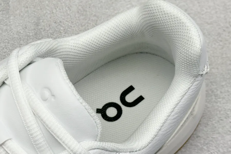 Roger Advantage Federer x On Lightweight Sporty Sneakers