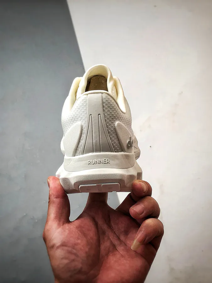 Alo Yoga Alo Runner White