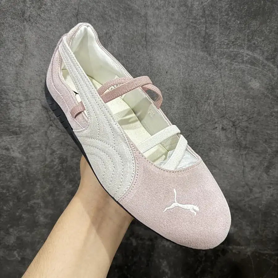 Top Pure Original TOB240250 Ballet Flats with Low Heel Design