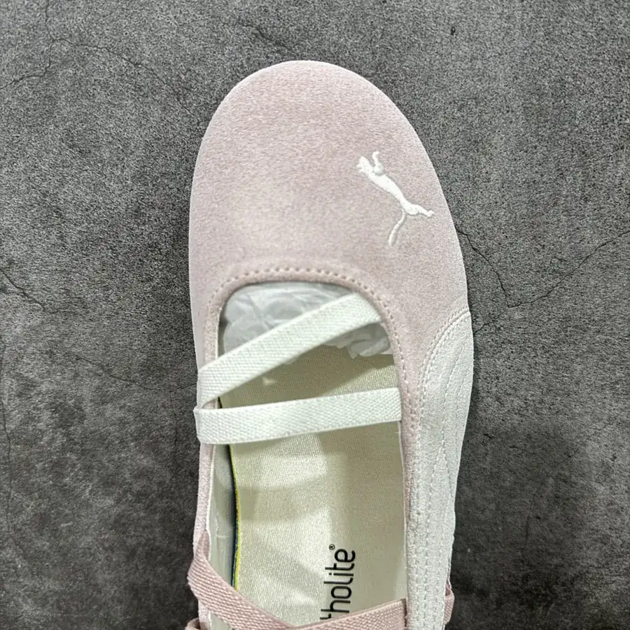 Top Pure Original TOB240250 Ballet Flats with Low Heel Design
