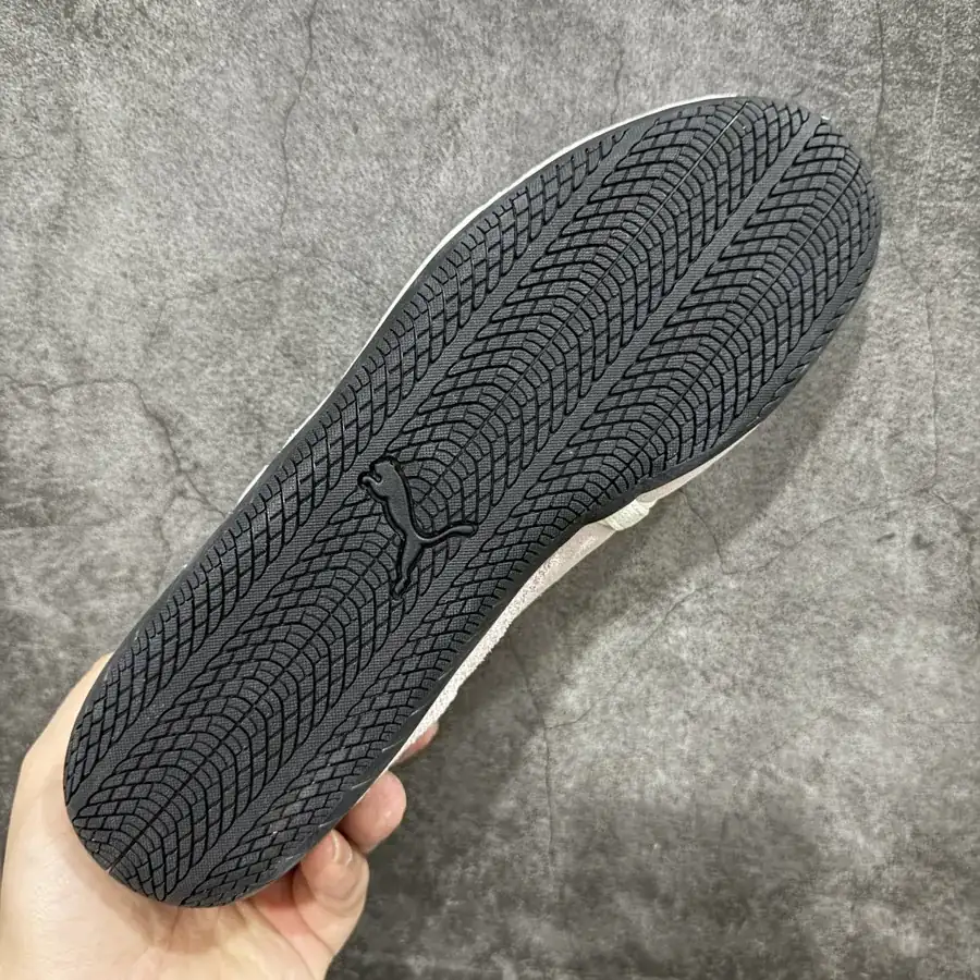 Top Pure Original TOB240250 Ballet Flats with Low Heel Design