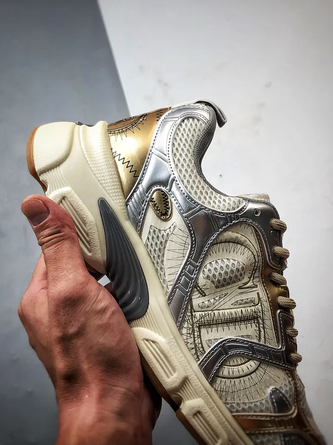 DIO Cono Series Gold Sneaker