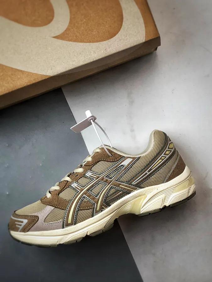 Asics Gel 1130 Brown and White