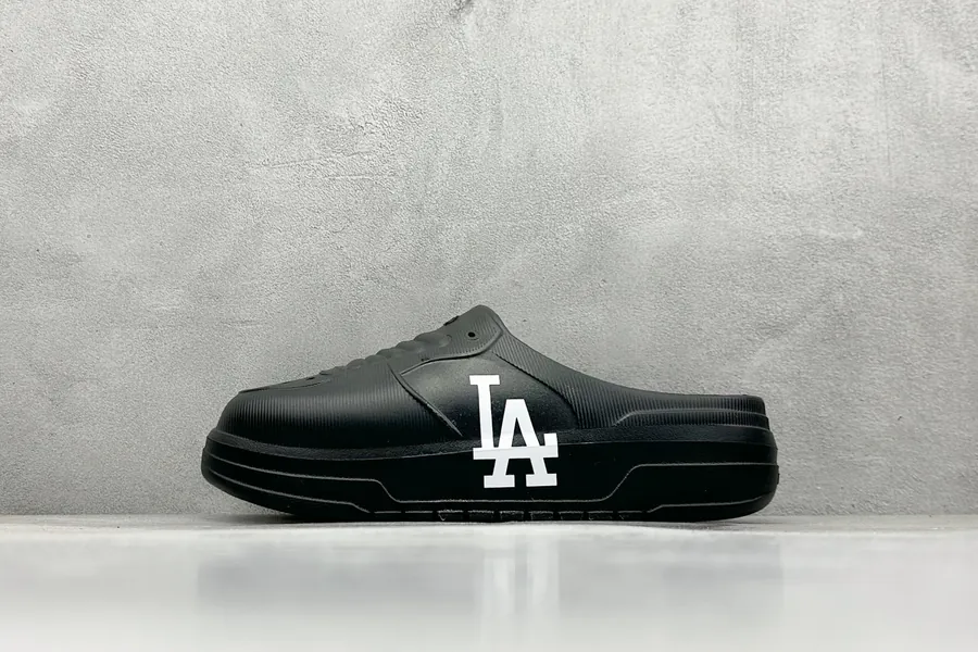 MLB Chunky Bouncer Clog Sandal Comfortable and Versatile