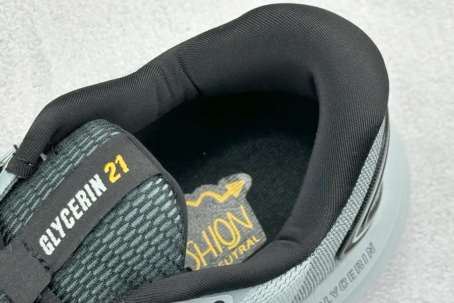 Brooks Glycerin 21 Running Shoes Lightweight and Responsive
